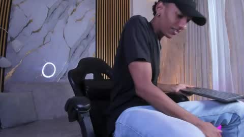 Julien online show from March 2026 12:20:02 PM