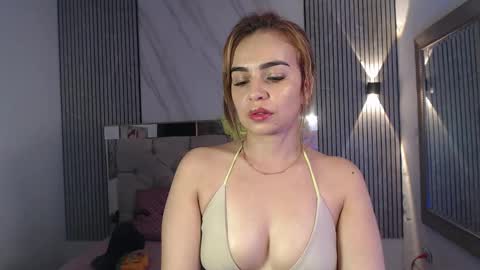 Snapshot of julieta__fox_ chatting on October 2025 03:18:02 AM julieta__fox_ online show from October 2025 03:18:02 AM