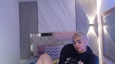Snapshot of julieta__fox_ chatting on July 2026 03:55:01 AM julieta__fox_ online show from July 2026 03:55:01 AM