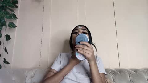 Snapshot of julieta_aguilar chatting on May 2026 07:11:01 PM Juli online show from May 2026 07:11:01 PM