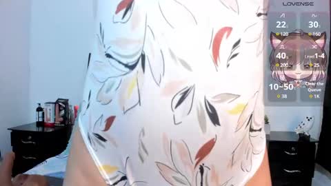 Snapshot of julieta_coopeer_ chatting on March 2025 09:56:01 AM Julieta online show from March 2025 09:56:01 AM