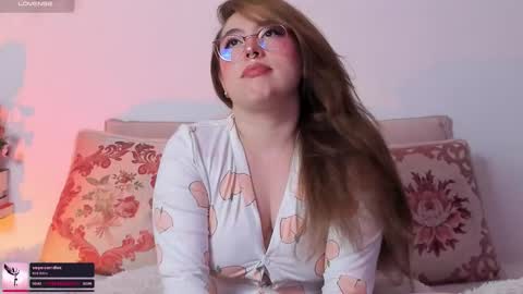 Snapshot of julieta_cooper20 chatting on November 2025 04:15:02 AM Juli online show from November 2025 04:15:02 AM