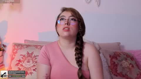 Snapshot of julieta_cooper20 chatting on November 2025 03:40:02 AM Juli online show from November 2025 03:40:02 AM