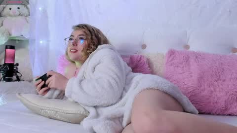 Juli  online show from April 2026 06:09:01 AM