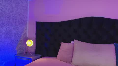 Snapshot of julieta_cortes__ chatting on May 2026 09:35:01 AM Julieta online show from May 2026 09:35:01 AM