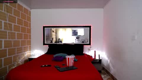 Snapshot of julieta_rodriguez chatting on September 2025 04:51:01 PM Julieta Rodriguez online show from September 2025 04:51:01 PM