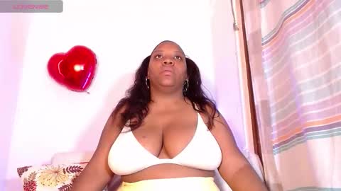 Julieth Brown online show from November 2025 01:00:02 AM