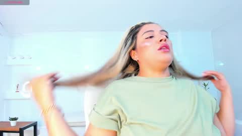 Snapshot of julietha_taylor chatting on January 2025 02:47:01 AM Julietha online show from January 2025 02:47:01 AM