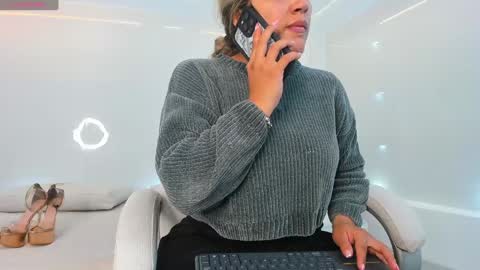 Snapshot of julietha_taylor chatting on February 2025 02:28:02 AM Julietha online show from February 2025 02:28:02 AM