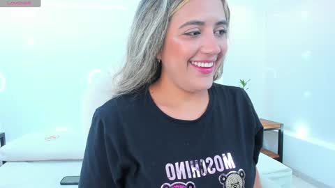 Snapshot of julietha_taylor chatting on February 2025 02:58:01 AM Julietha online show from February 2025 02:58:01 AM