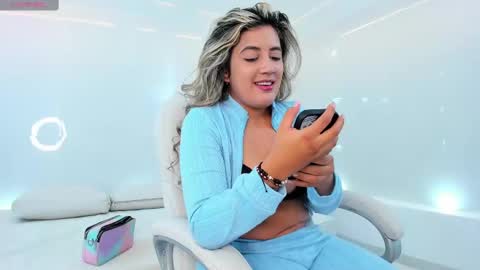 Snapshot of julietha_taylor chatting on February 2025 02:57:02 AM Julietha online show from February 2025 02:57:02 AM