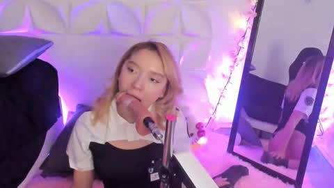 Julieth online show from November 2025 09:16:01 PM