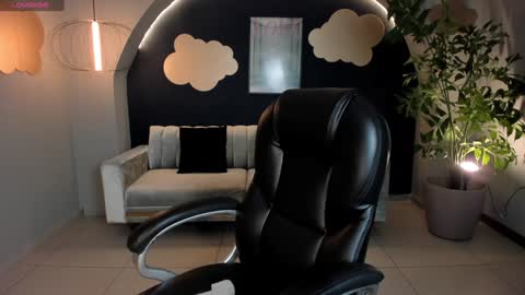 Snapshot of juliettabasset chatting on February 2025 07:04:01 PM JULIETTA online show from February 2025 07:04:01 PM