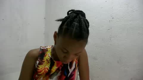 juliexexy online show from October 2025 04:00:02 AM