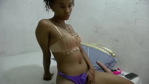 juliexexy online show from October 2025 03:44:01 PM