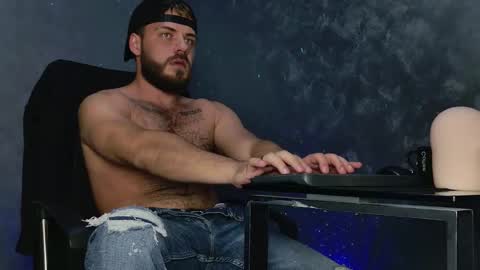 JULiUS   online show from November 2025 08:32:01 PM