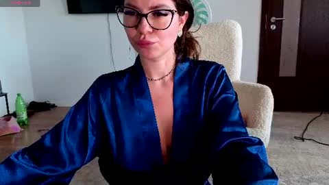 Jully online show from July 2026 12:44:01 PM