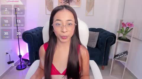 Snapshot of julyy_adams chatting on February 2026 02:09:02 AM July Adams online show from February 2026 02:09:02 AM