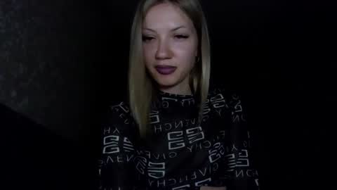 JumikaLoverx online show from April 2026 06:19:01 PM