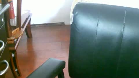 Mia online show from May 2026 03:50:01 PM