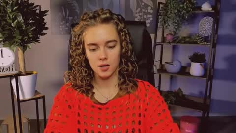 junewoods online show from November 2025 12:15:02 PM