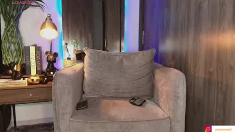 Snapshot of junniormontaner chatting on July 2026 04:27:02 AM junniormontaner online show from July 2026 04:27:02 AM