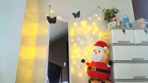 junovaughn online show from December 2025 01:02:01 AM