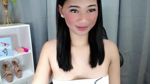 Snapshot of juny_lanyy chatting on April 2026 10:54:02 PM Julia online show from April 2026 10:54:02 PM