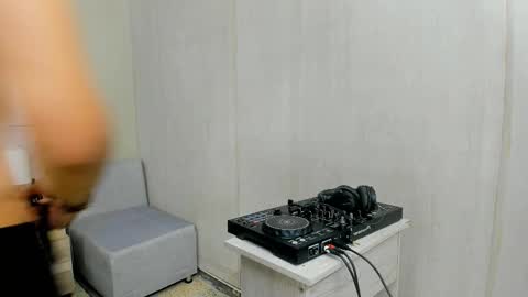 Jupiter online show from November 2025 06:32:01 PM