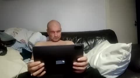 Yuri online show from November 2025 04:03:02 AM