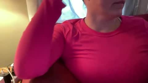 Flirty influncer online show from November 2025 09:03:02 PM