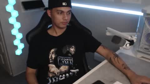 Rhys online show from December 2025 06:48:01 PM