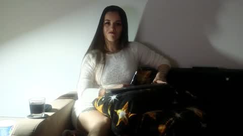 JustAnne online show from December 2025 06:01:02 PM