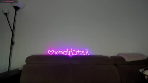 Snapshot of justchloex chatting on October 2025 06:00:02 AM Chloe online show from October 2025 06:00:02 AM