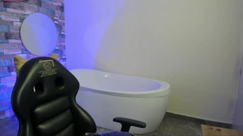  justin  online show from April 2026 11:33:02 AM