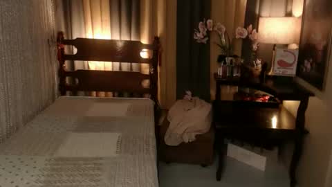 justine_hunk online show from March 2026 12:59:01 AM