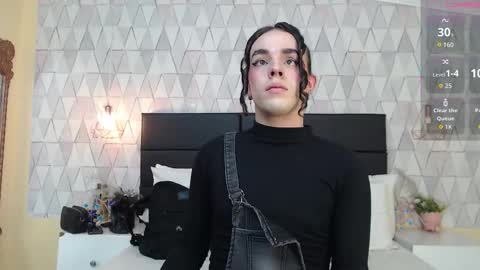 Justine online show from September 2025 03:33:02 AM