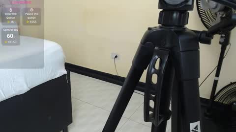 Justine online show from October 2025 03:02:02 AM