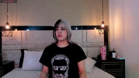 Justine online show from November 2025 03:28:01 AM