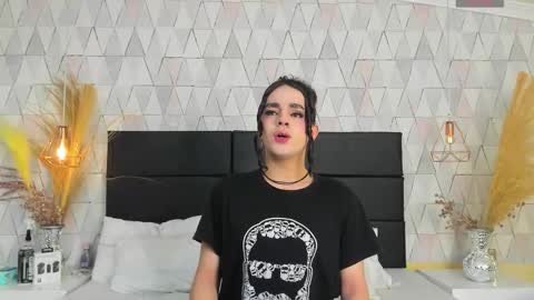 Justine online show from January 2026 03:56:02 AM