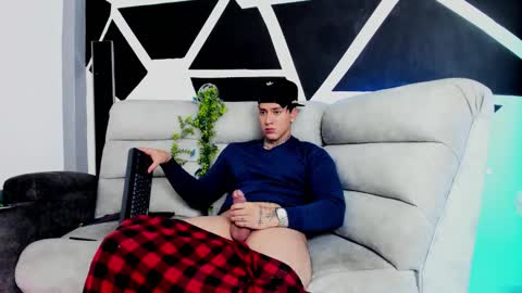 Snapshot of justinfuller_31 chatting on October 2025 05:08:02 PM justinfuller_31 online show from October 2025 05:08:02 PM