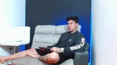 justinfuller_31 online show from March 2026 10:16:01 PM