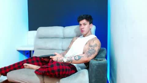 justinfuller_31 online show from April 2026 06:24:02 PM