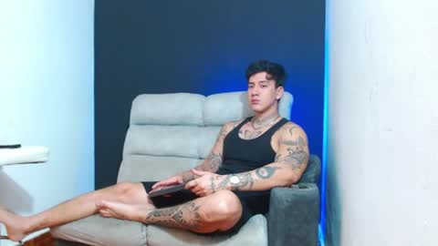justinfuller_31 online show from June 2026 03:43:02 PM