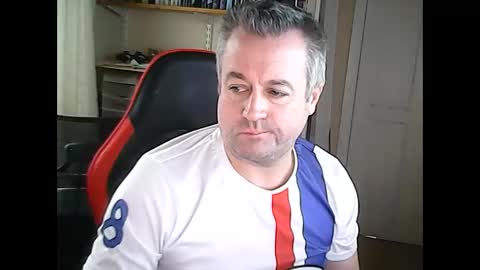 justmav online show from November 2025 11:09:01 AM