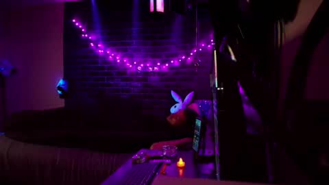 Eetantungfuk Mias online show from December 2024 05:15:01 AM