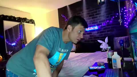 Eetantungfuk Mias online show from December 2024 09:48:01 PM