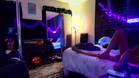 Eetantungfuk Mias online show from December 2024 01:00:01 PM