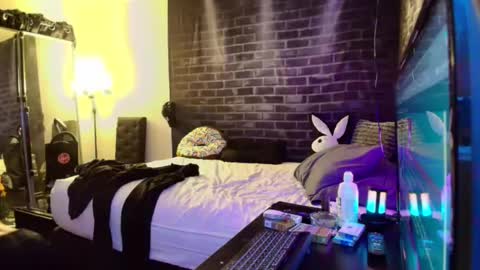 Eetantungfuk Mias online show from December 2024 06:57:02 AM