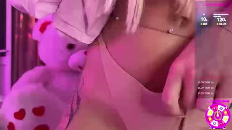 Alisa online show from September 2025 08:19:01 PM